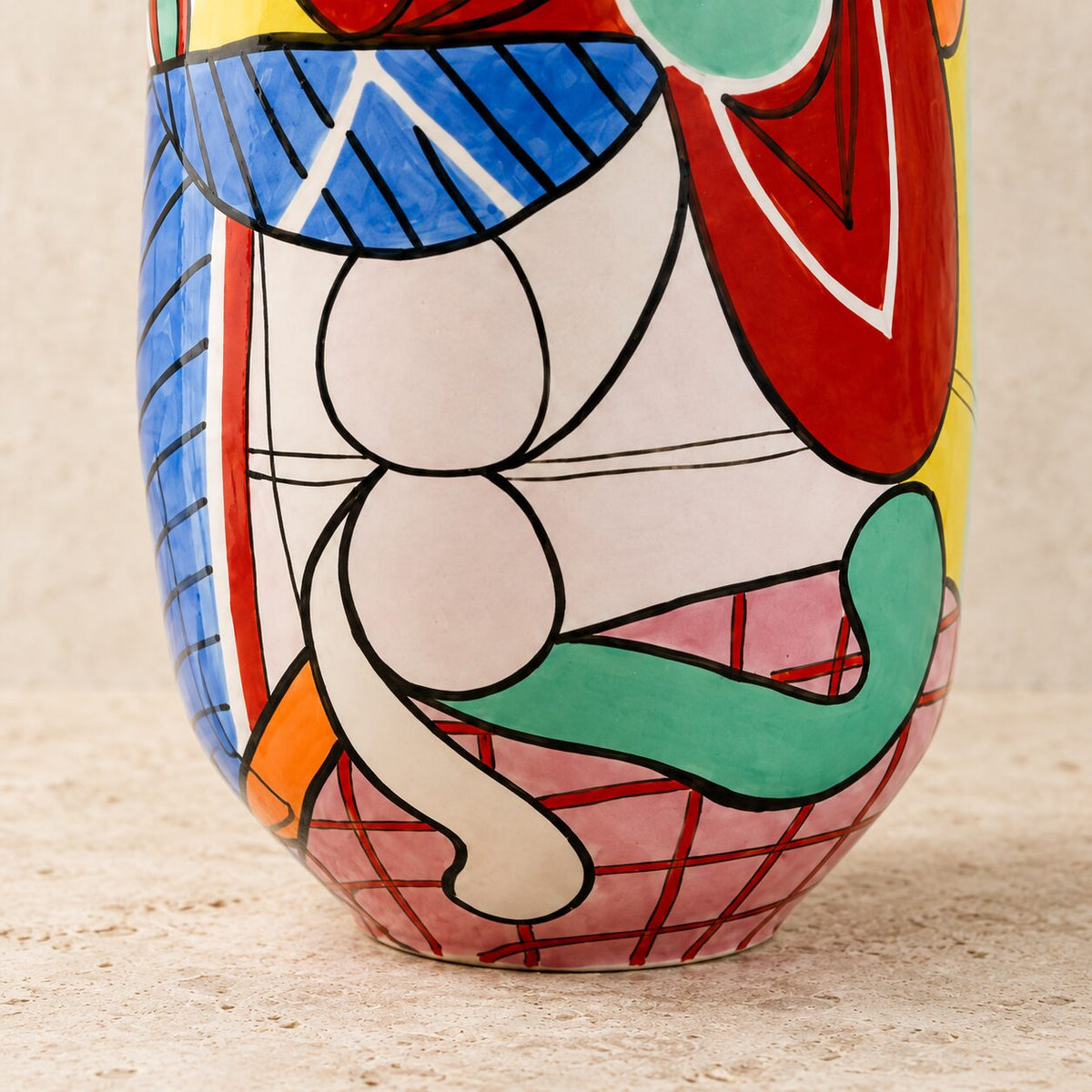 Vase porcelaine émaillée décor cubiste polychrome, détail bas motif