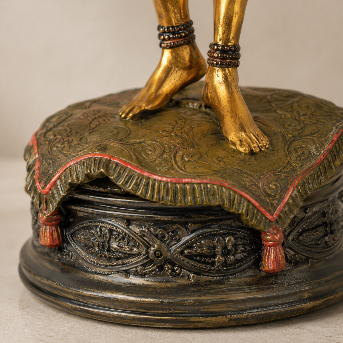 Danseuse orientale aux voiles, sculpture bronze polychrome, vue 6