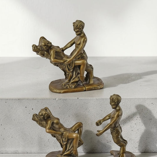 Paire de bronzes érotiques Satyre et Nymphe, scène mythologique, vue 2
