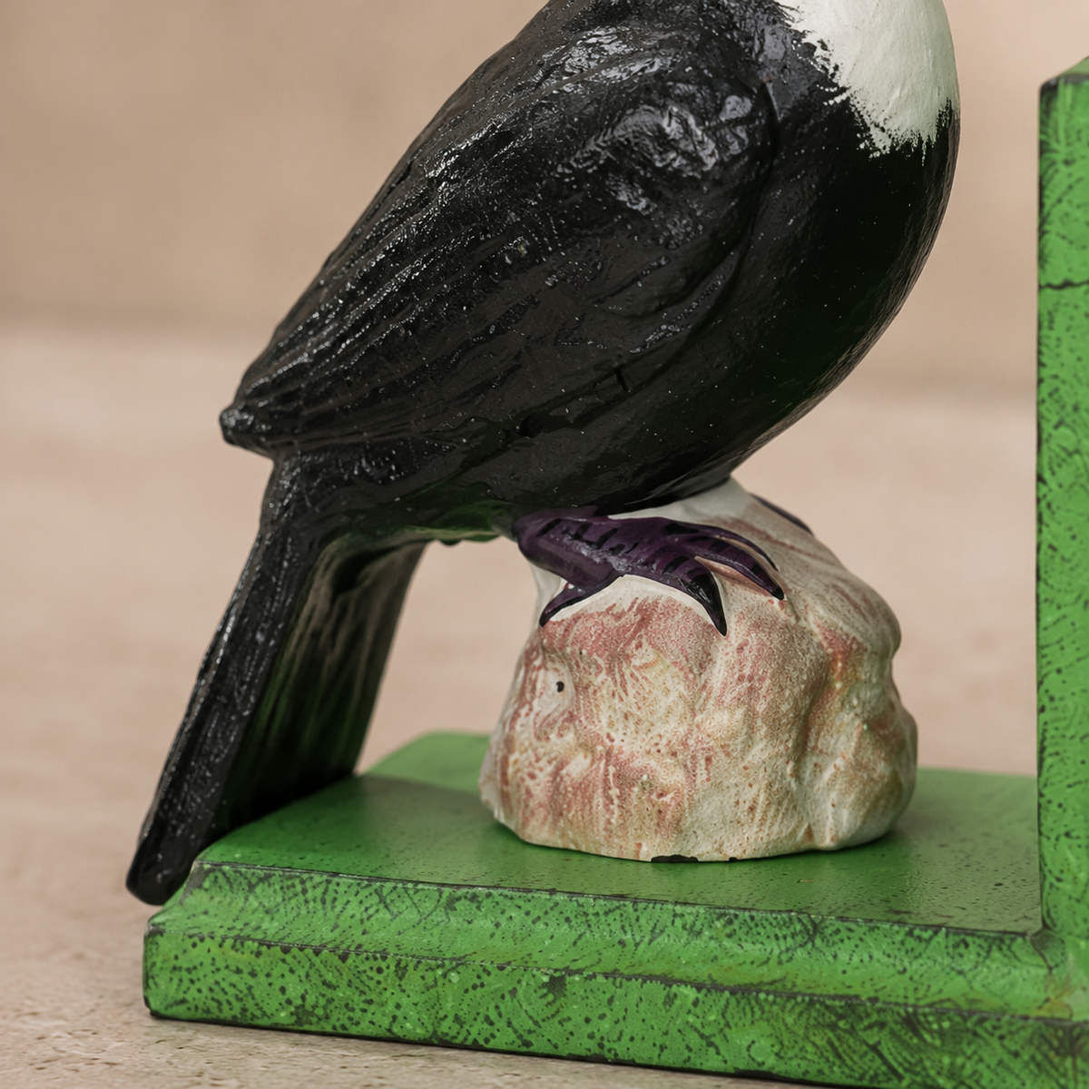 Paire de serre-livres toucans en fonte peinte polychrome, vue 7