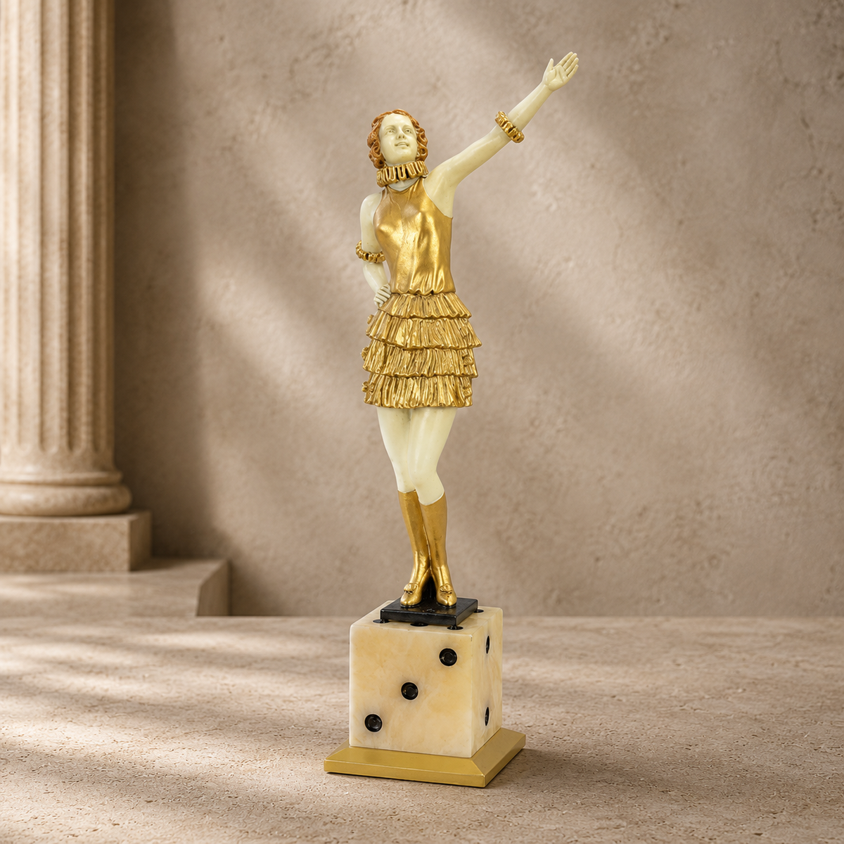 Sculpture Art Déco danseuse en bronze doré sur socle dé
