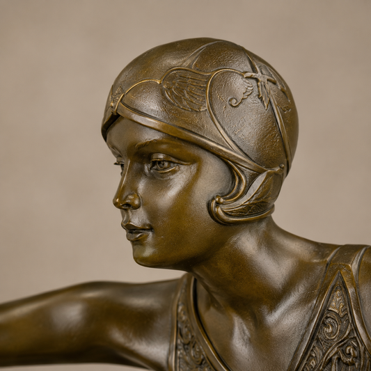 Sculpture bronze Art Déco danseuse aux bras tendus, vue 2