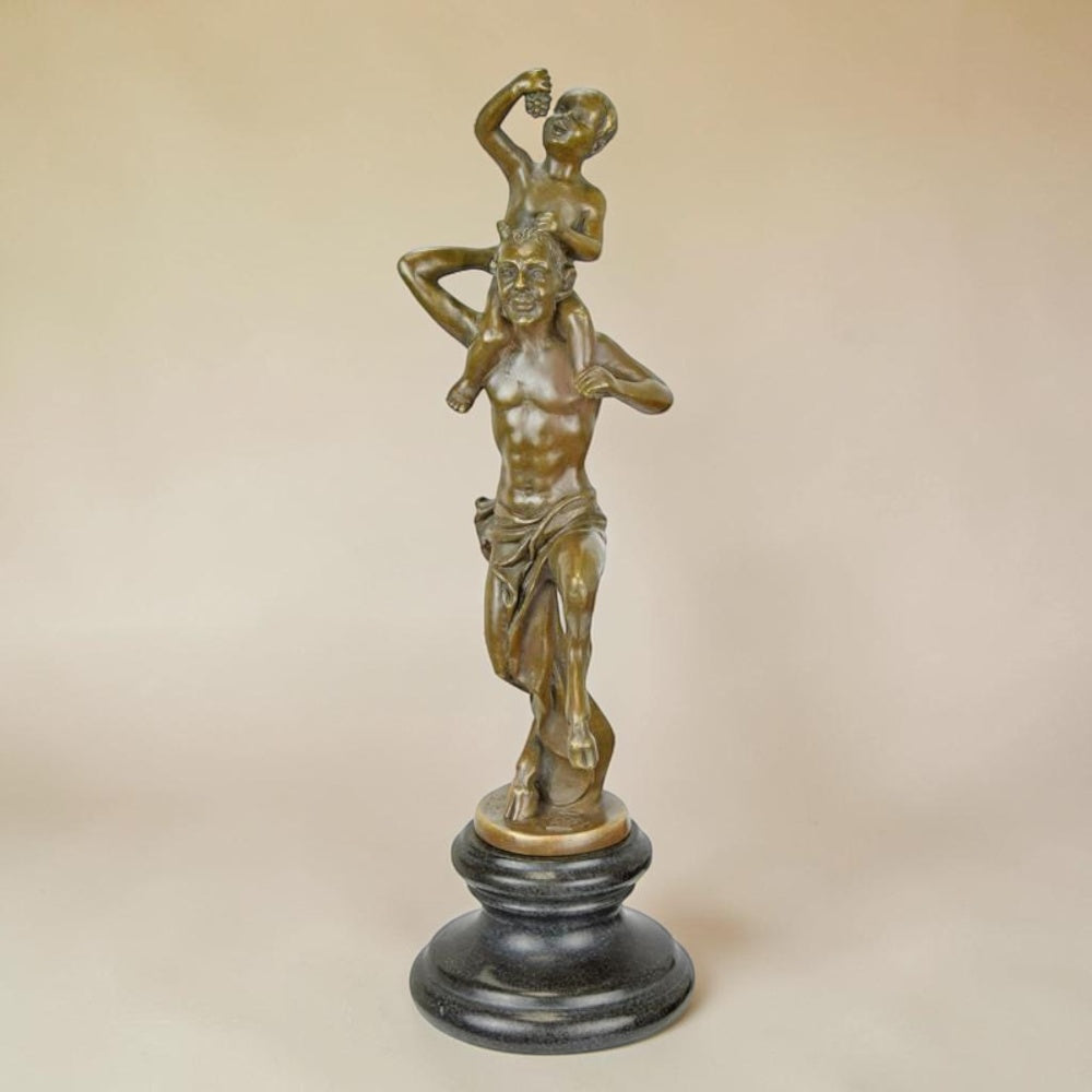 Sculpture bronze faune portant un jeune Bacchus sur socle, vue 4