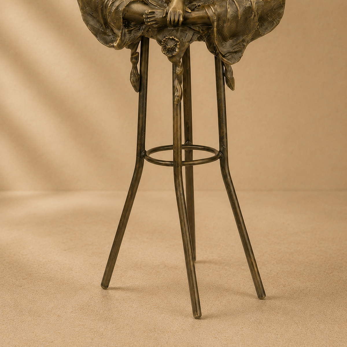 Sculpture bronze femme assise sur tabouret de bar Art Déco, vue 7