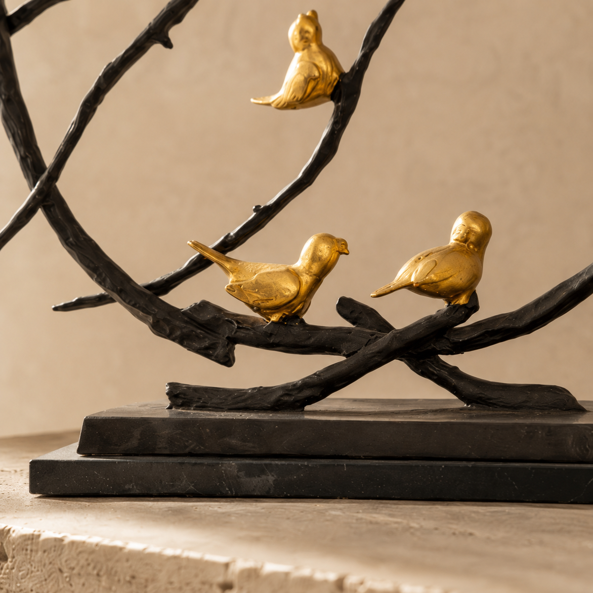 Sculpture bronze oiseaux dorés sur branches circulaires, vue 7