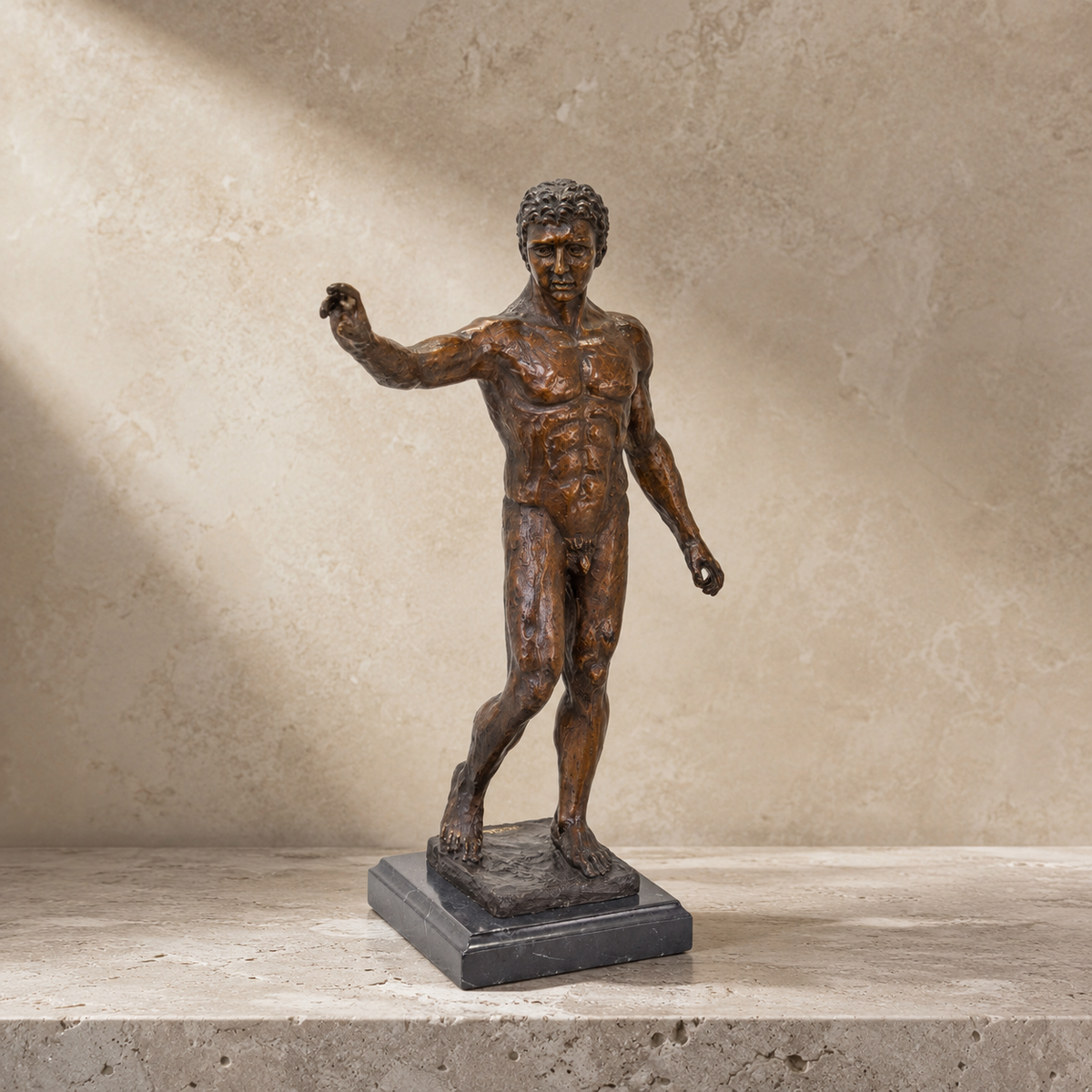 Sculpture en bronze, athlète nu de style antique