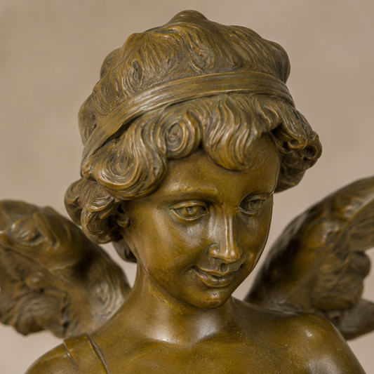 Sculpture en bronze Cupidon à l'arc et au bouclier, vue 2