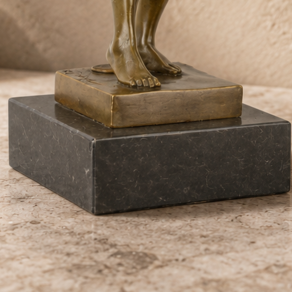 Sculpture en bronze Nu masculin au drapé sur socle marbre, vue 7