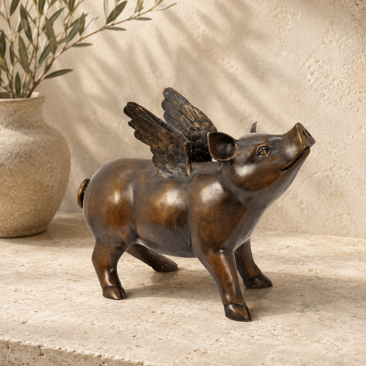 Sculpture en bronze patiné cochon ailé fantaisiste