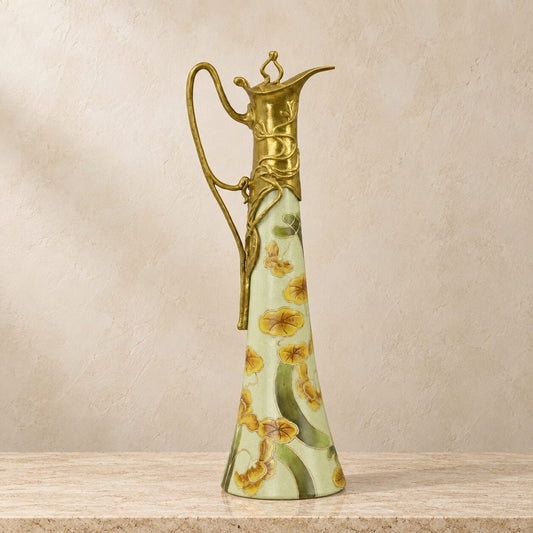 Aiguière Art Nouveau en porcelaine craquelée aux capucines, vue d'ensemble