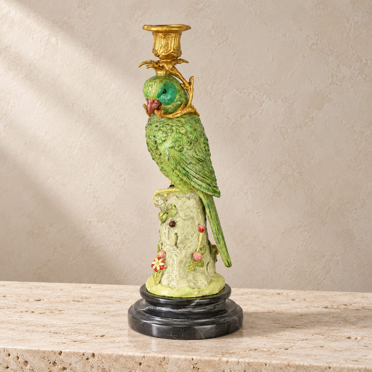 Bougeoir au perroquet vert en bronze polychrome sur socle, socle vue d'ensemble