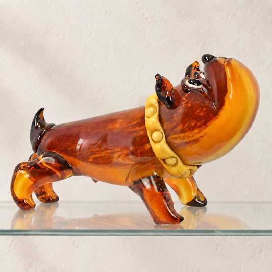 Bouledogue anglais en verre soufflé ambré, vue d'ensemble de profil