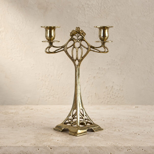 Candélabre Art Nouveau deux lumières en laiton doré poli, vue d'ensemble