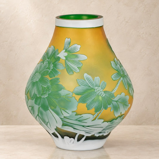 Vase camée en verre multicouche à décor de marguerites, vue d'ensemble