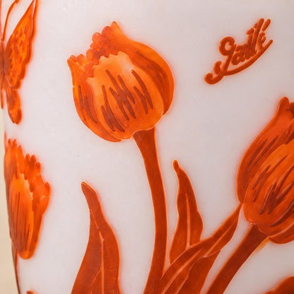 Vase camée en pâte de verre décor tulipes, style Gallé, motif principal