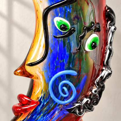Vase sculpture visage cubiste de face en verre polychrome style Murano, détail visage yeux gros plan