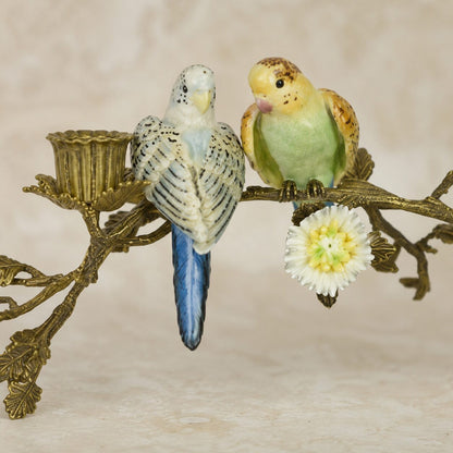 Bougeoir branche aux perruches en porcelaine et bronze doré, vue d'ensemble face