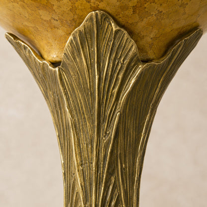 Coupe en porcelaine mouchetée sur pied bronze aux libellules, détail feuille bronze