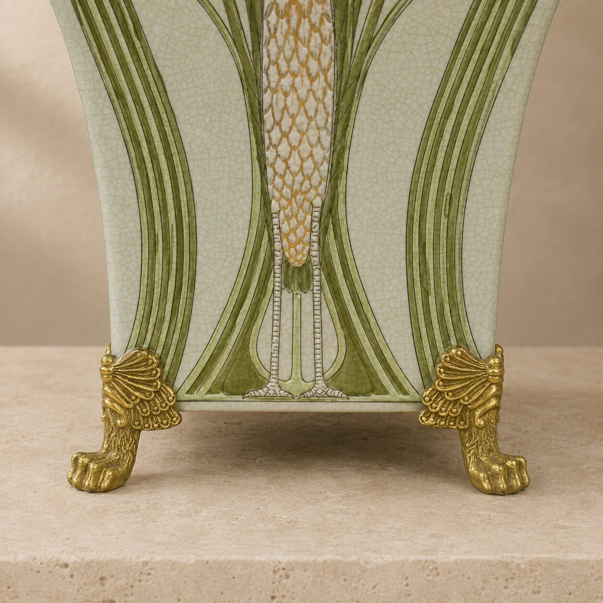 Cache-pot Art Nouveau en porcelaine craquelée aux hérons, détail pattes pied