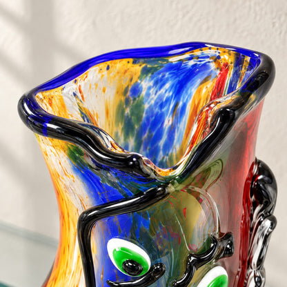 Vase sculpture visage cubiste de face en verre polychrome style Murano, détail col ouverture bordure bleue
