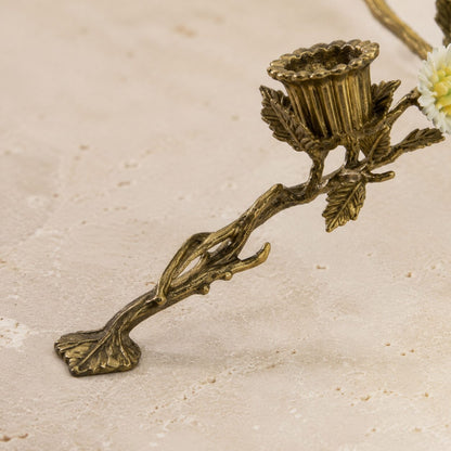 Bougeoir branche aux perruches en porcelaine et bronze doré, détail branche bobèche