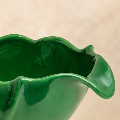 Coupe en porcelaine verte au colibri en bronze doré, détail bord vasque