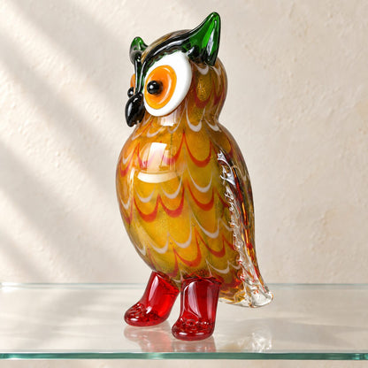 Hibou en verre soufflé aux tons ambrés, détail de la tête et des cornes