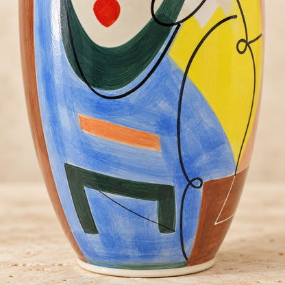 Vase en porcelaine émaillée décor cubiste figures féminines, détail bas motif