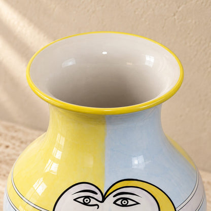 Vase en porcelaine peinte décor cubiste style Picasso, détail col jaune