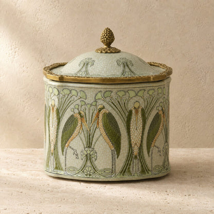 Boîte Art Nouveau en porcelaine craquelée à décor de hérons, vue de face