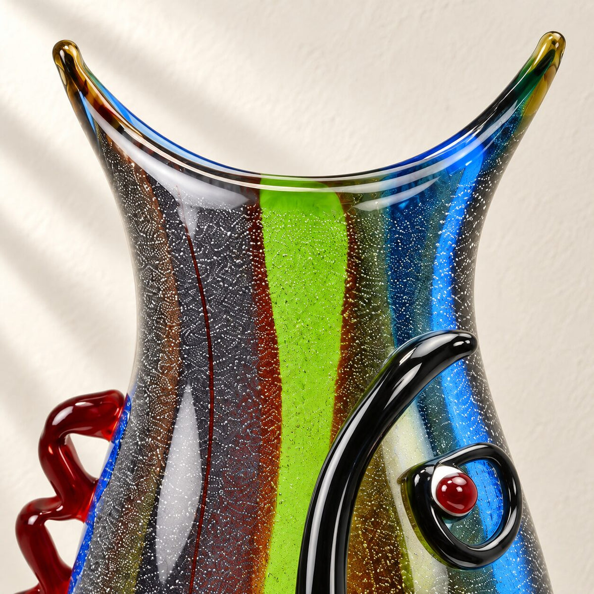 Vase visage abstrait en verre polychrome style Murano, vue de dessus col ouverture