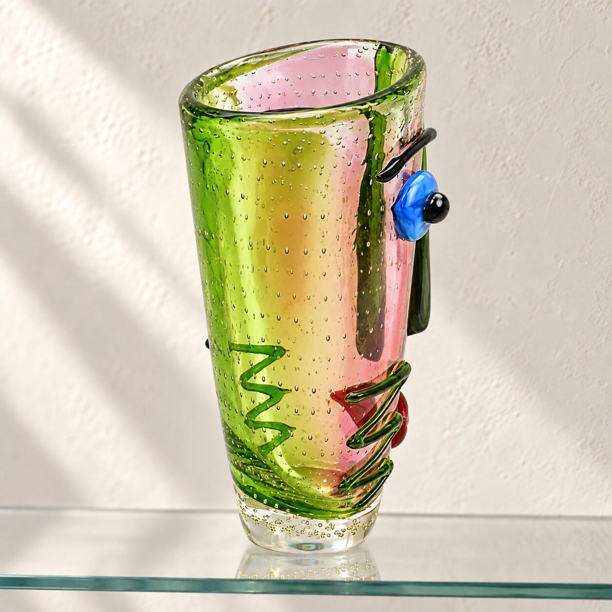 Vase visage abstrait en verre soufflé style Murano, vue de dessus ouverture
