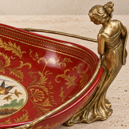 Jardinière en porcelaine rouge et bronze doré aux cariatides, détail cariatide dos anse