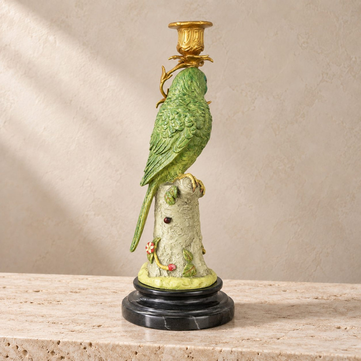 Bougeoir au perroquet vert en bronze polychrome sur socle, détail tête profil arrière