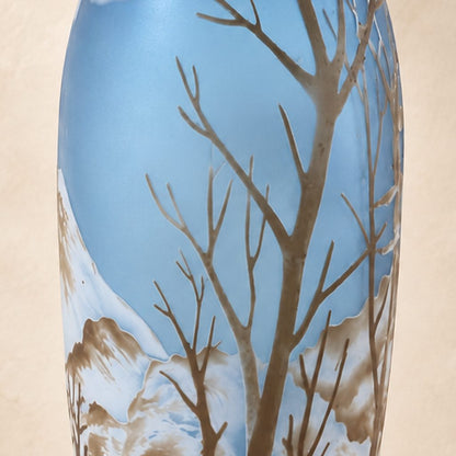 Vase camée en verre multicouche, vol de faisans en hiver, détail arbres hiver