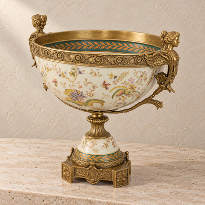 Coupe en porcelaine craquelée à décor floral, monture bronze - H. 42 cm