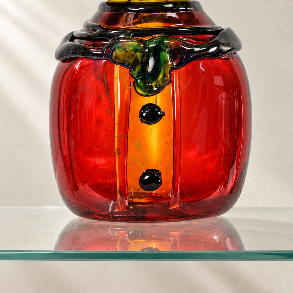 Buste de clown en verre soufflé polychrome, détail du buste et des boutons