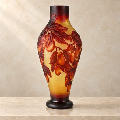 Vase balustre en verre multicouche décor de prunes, face prunes