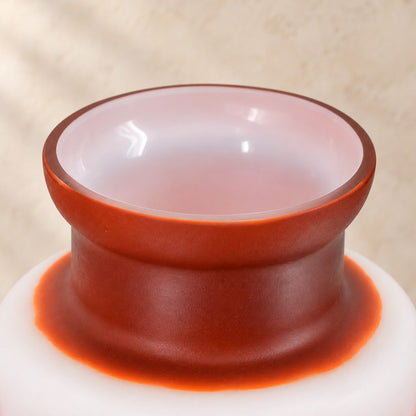 Vase camée en pâte de verre décor tulipes, style Gallé, détail ouverture opalescente
