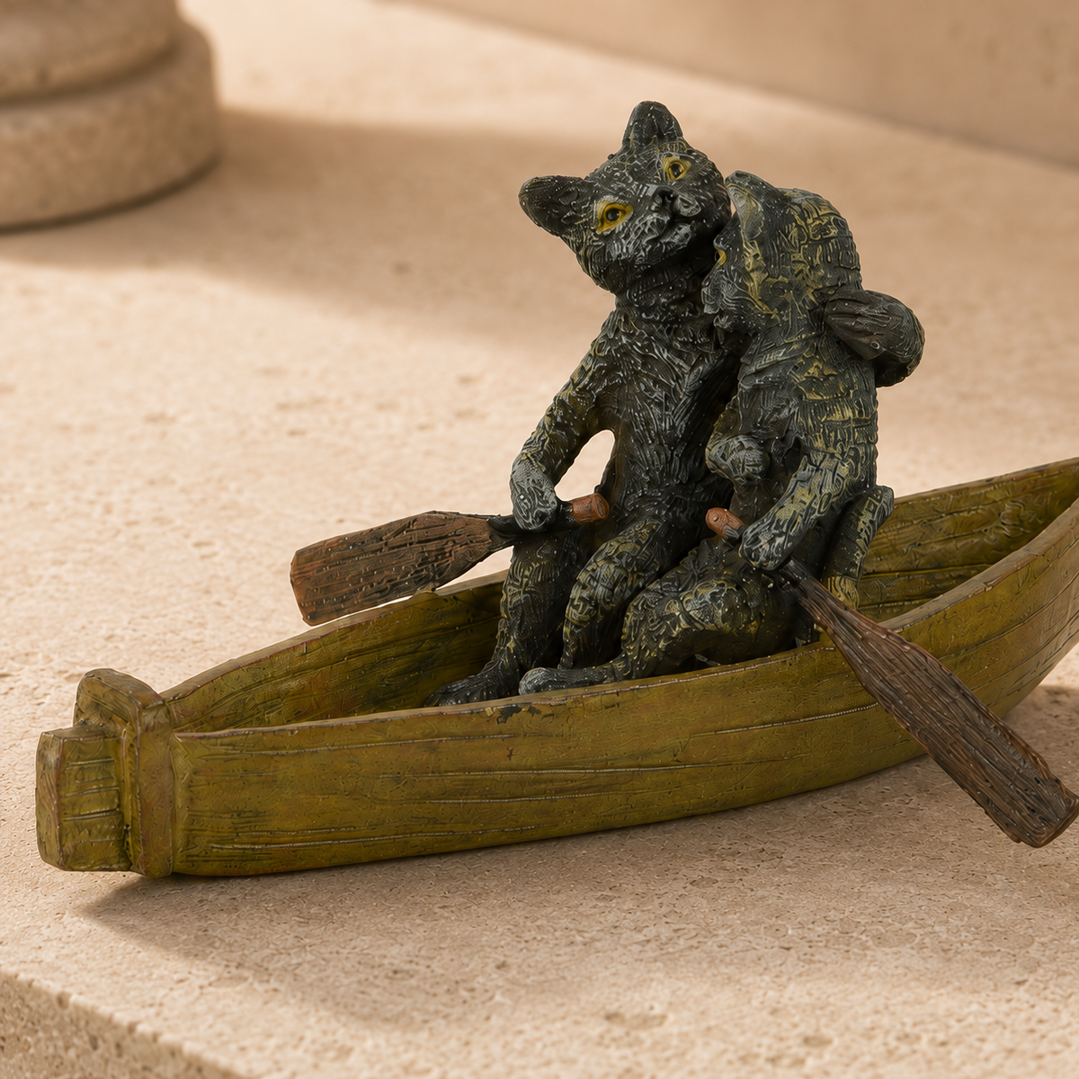 Bronze de Vienne, deux chats ramant dans une barque, vue 7