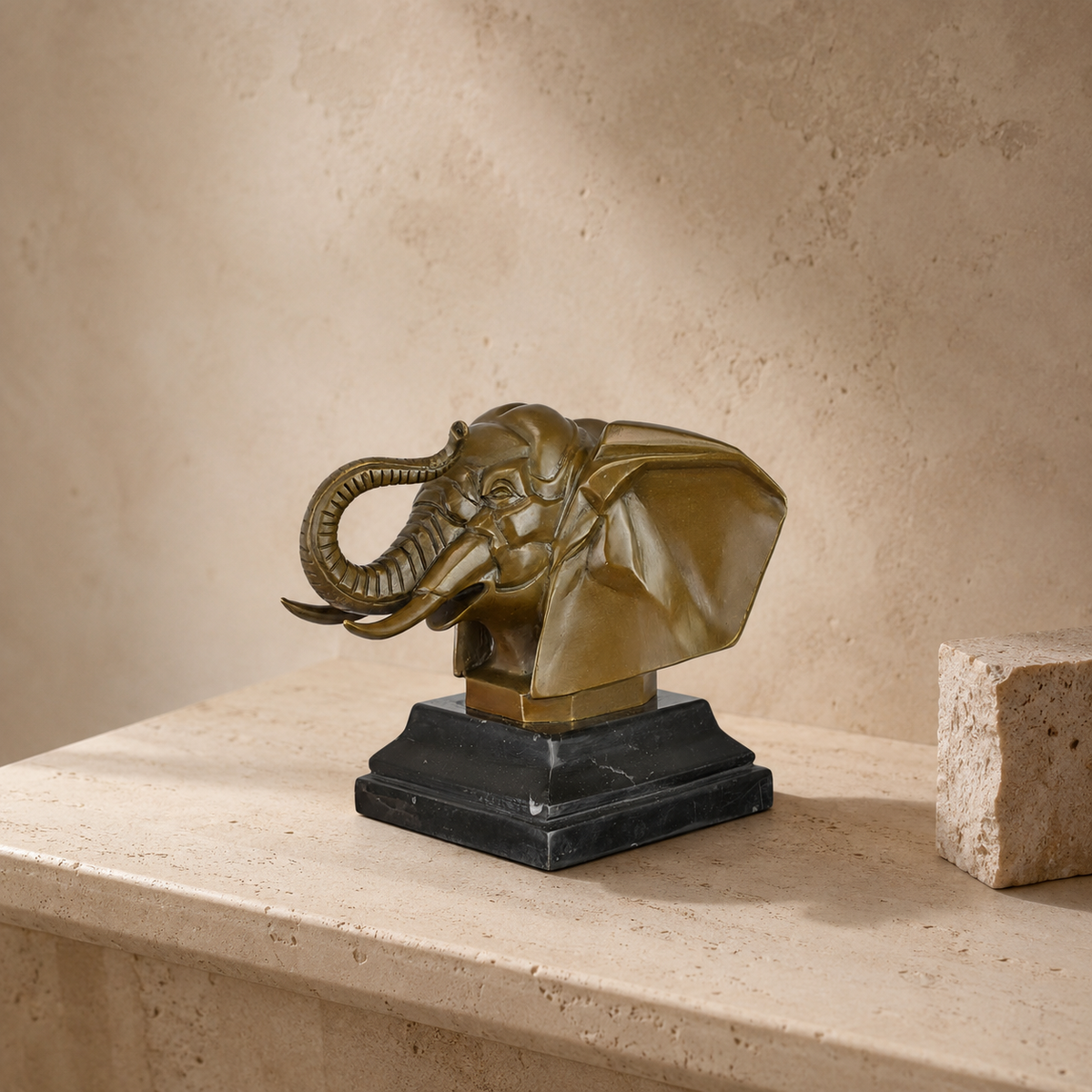 Buste d'éléphant en bronze Art Déco d'après F. Bazin