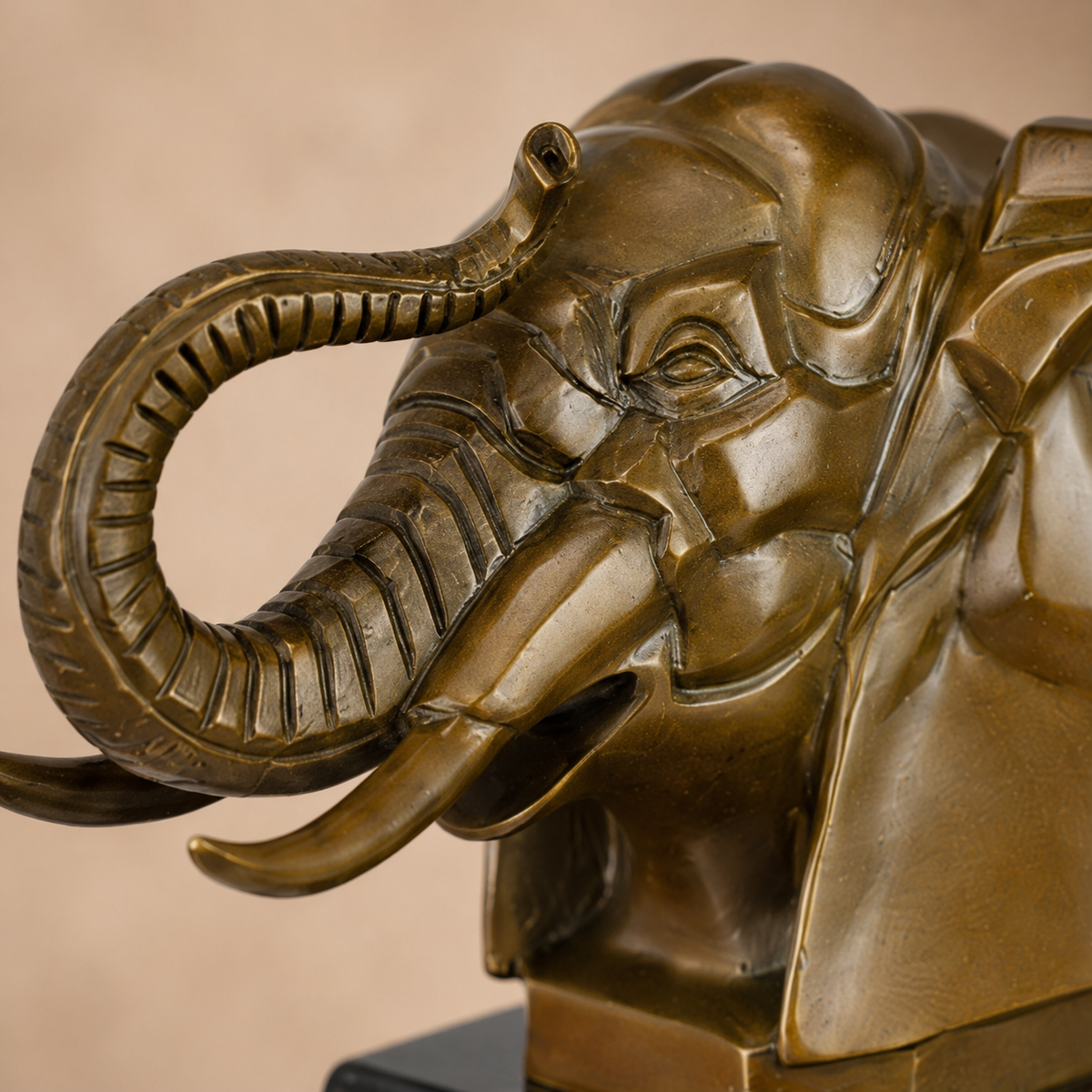 Buste d'éléphant en bronze Art Déco d'après F. Bazin, vue 2