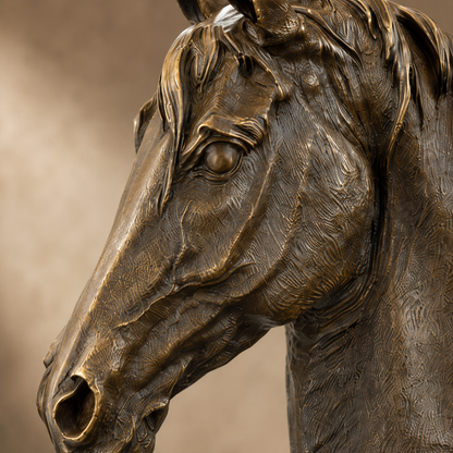 Buste de cheval en bronze patiné sur socle en marbre noir, vue 2