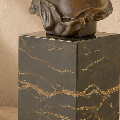 Buste de jeune femme en bronze patiné sur socle marbre, vue 6