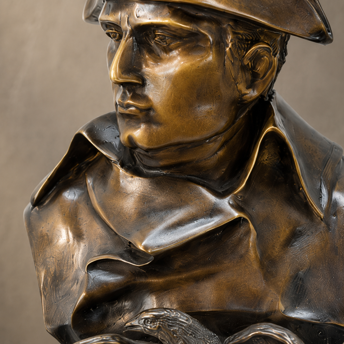 Buste de Napoléon à l'Aigle impérial en bronze patiné, vue 4