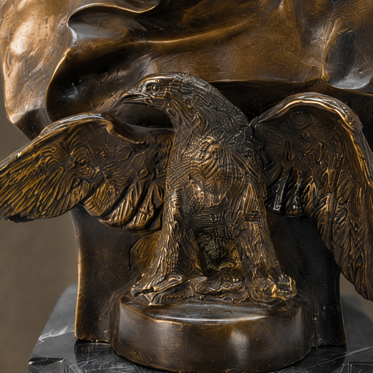 Buste de Napoléon à l'Aigle impérial en bronze patiné, vue 5