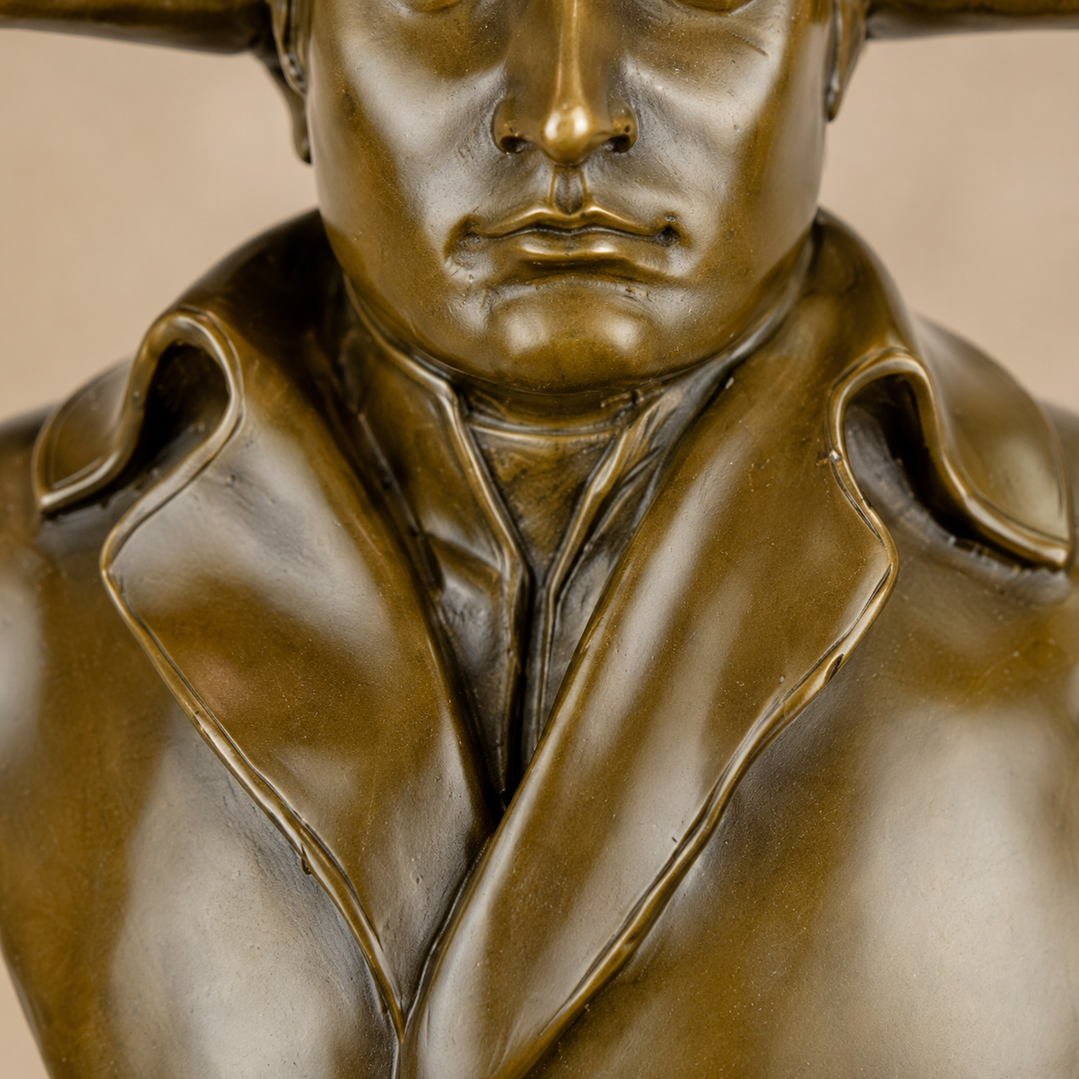 Buste de Napoléon en bronze patiné sur socle en marbre, vue 5