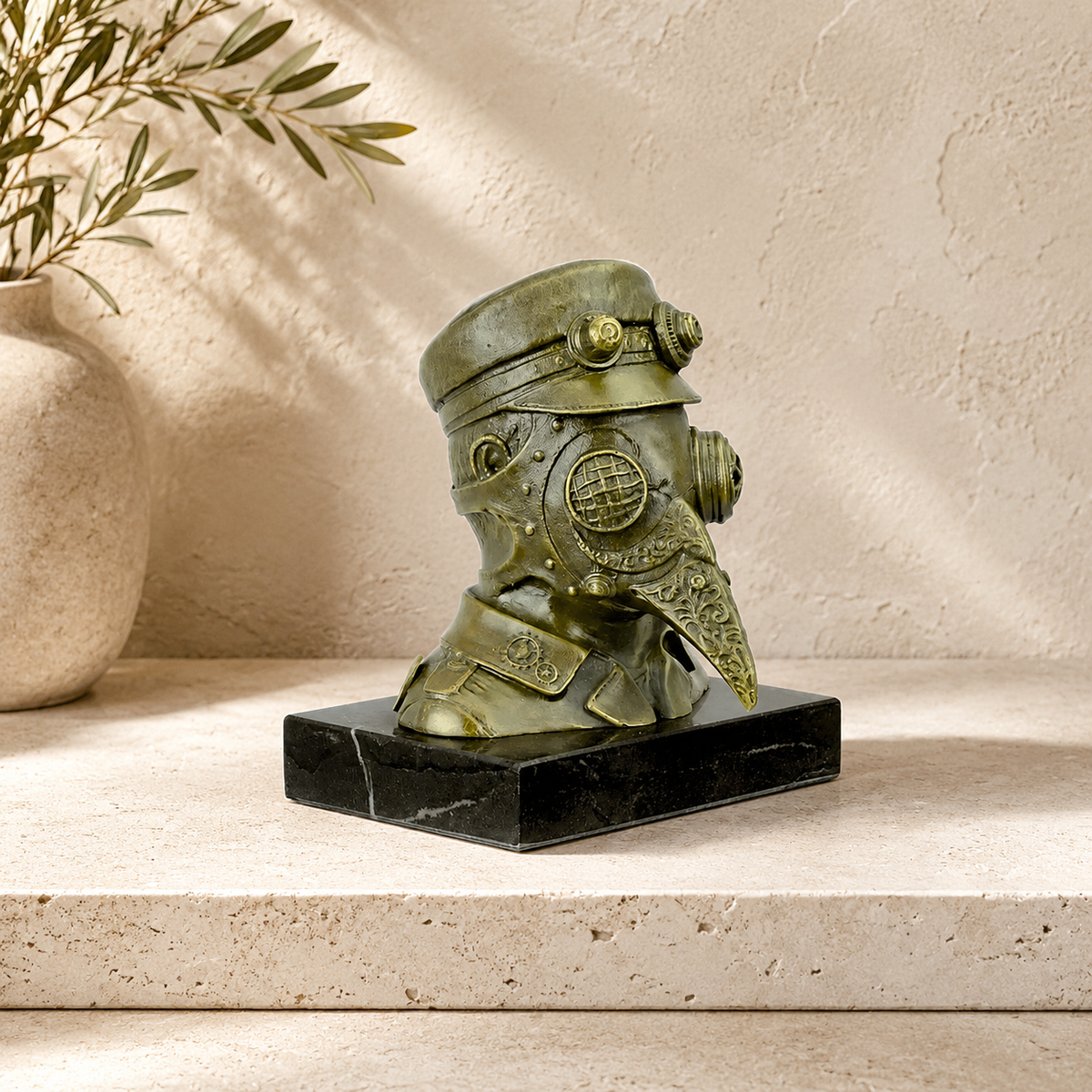Buste Médecin de la Peste style steampunk en bronze patiné