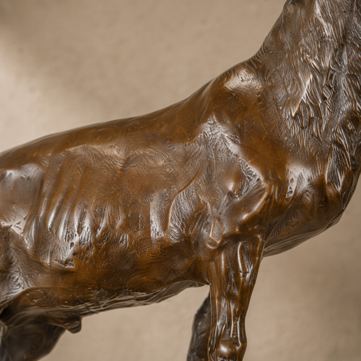 Cerf bramant sur rocher en bronze patiné socle marbre, vue 4