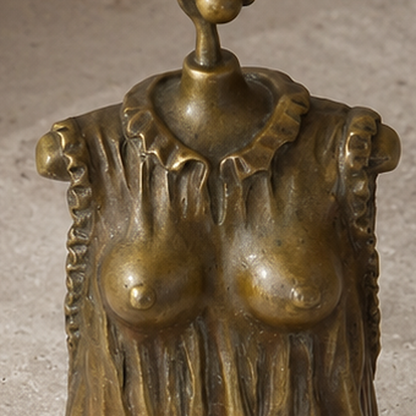Cloche de table en bronze à décor de femme drapée dénudée, vue 3